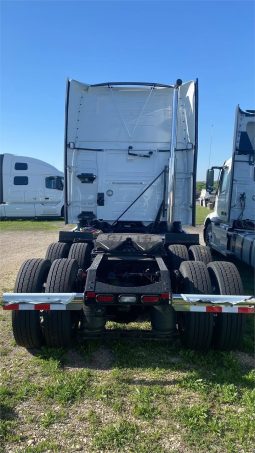 New 2025 Volvo VNL64T860 Sleeper in Austin Texas