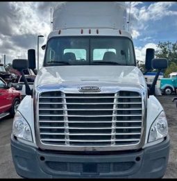 Used 2017 Freightliner Cascadia Day Cab in Tampa, Florida