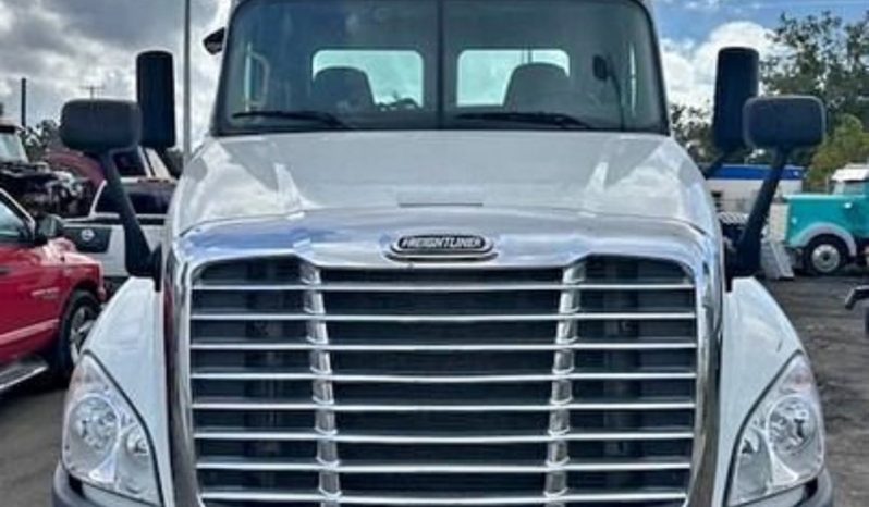 
								Used 2017 Freightliner Cascadia Day Cab in Tampa, Florida full									