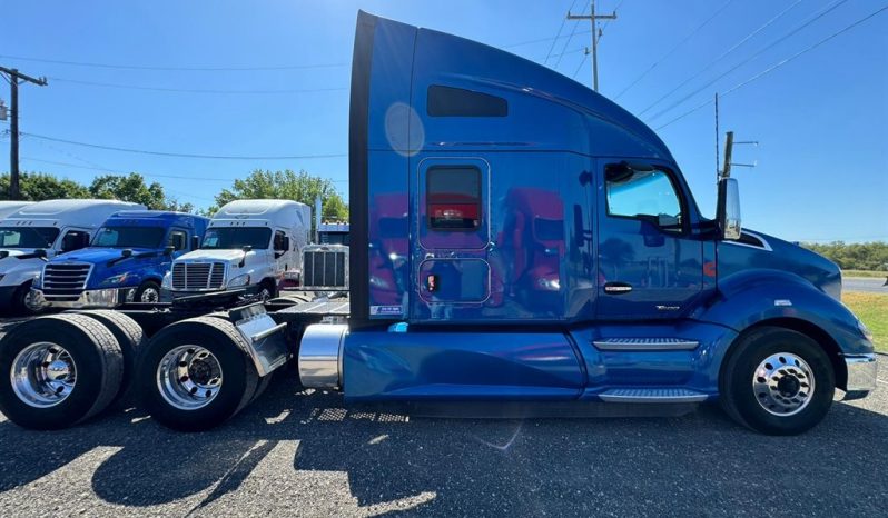 
								Used 2020 Kenworth T680 Sleeper in Von Ormy, Texas full									