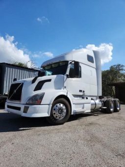 Used 2015 Volvo VN Sleeper in Tampa, Florida