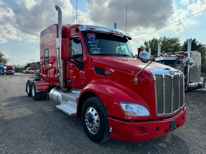 
								Used 2018 Peterbilt 579 Sleeper in Von Ormy, Texas full									