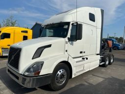 Used 2012 Volvo VN Sleeper in Tampa, Florida