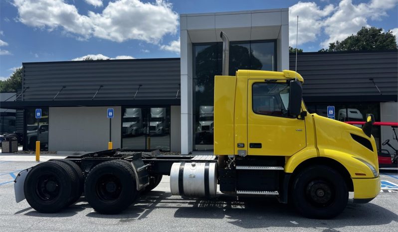 
								Used 2019 Volvo VNR64T300 Day Cab in Atlanta Georgia full									