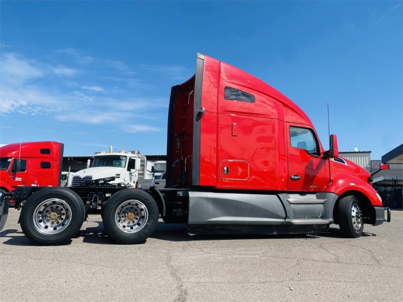 
								Used 2020 Kenworth T680 Sleeper in Phoenix Arizona full									