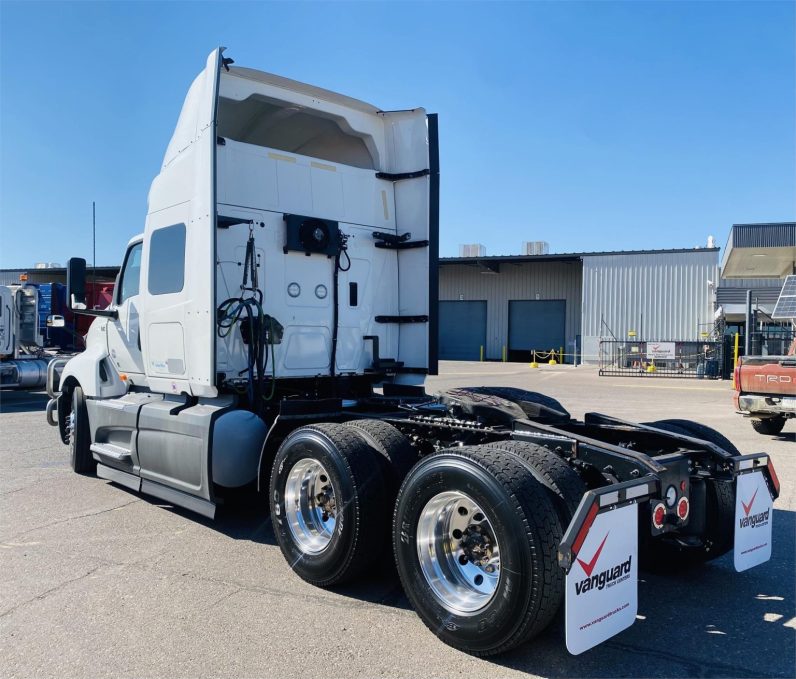 
								Used 2020 International LT Sleeper in Phoenix Arizona full									