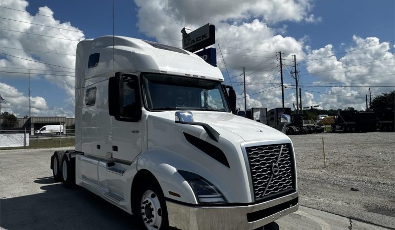 
								Used 2020 Volvo VNL64T760 Sleeper in Savannah Georgia full									