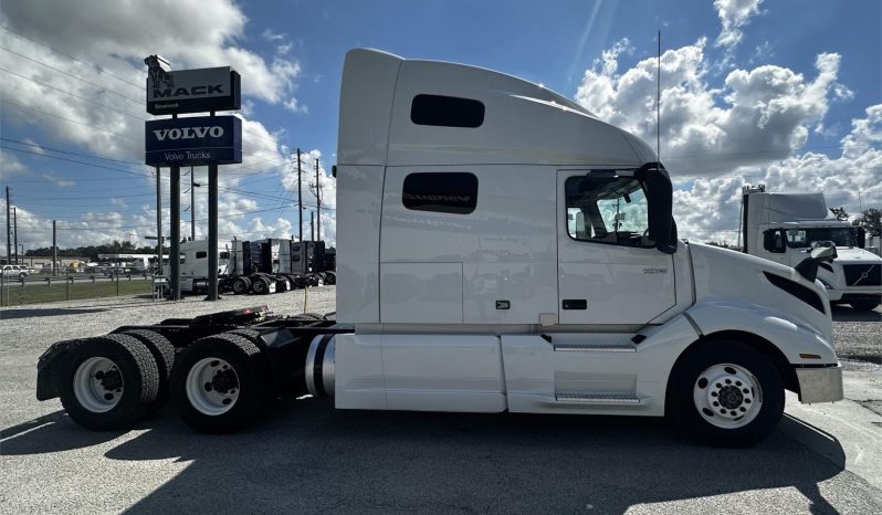 
								Used 2020 Volvo VNL64T760 Sleeper in Savannah Georgia full									