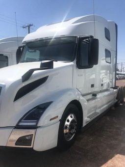 New 2025 Volvo VNL64T860 Sleeper in El Paso Texas