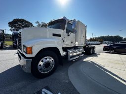 Used 2015 Mack PINNACLE CHU613 Sleeper in Atlanta Georgia