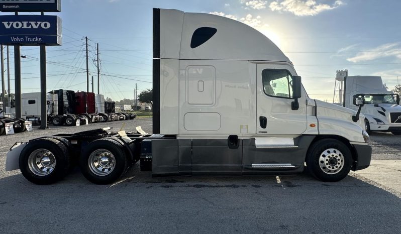 
								Used 2019 Freightliner Cascadia 125 Sleeper in Savannah Georgia full									