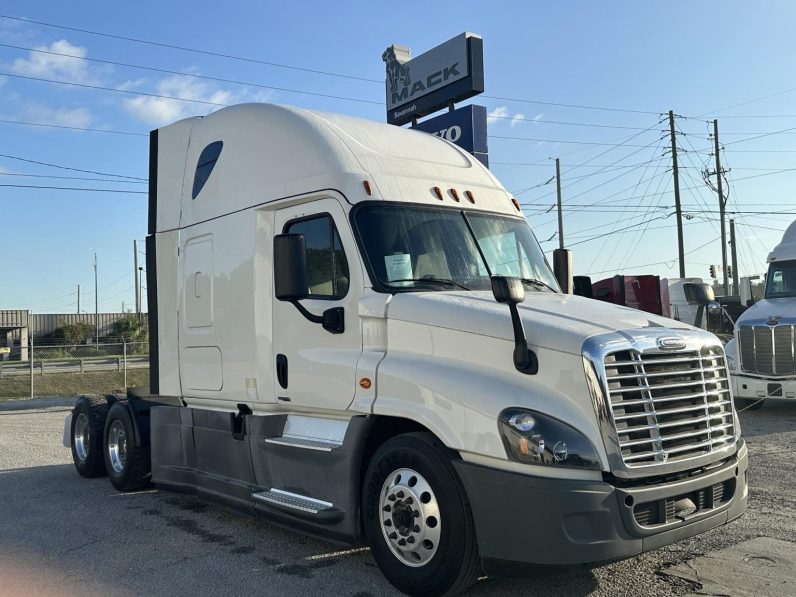 
								Used 2019 Freightliner Cascadia 125 Sleeper in Savannah Georgia full									