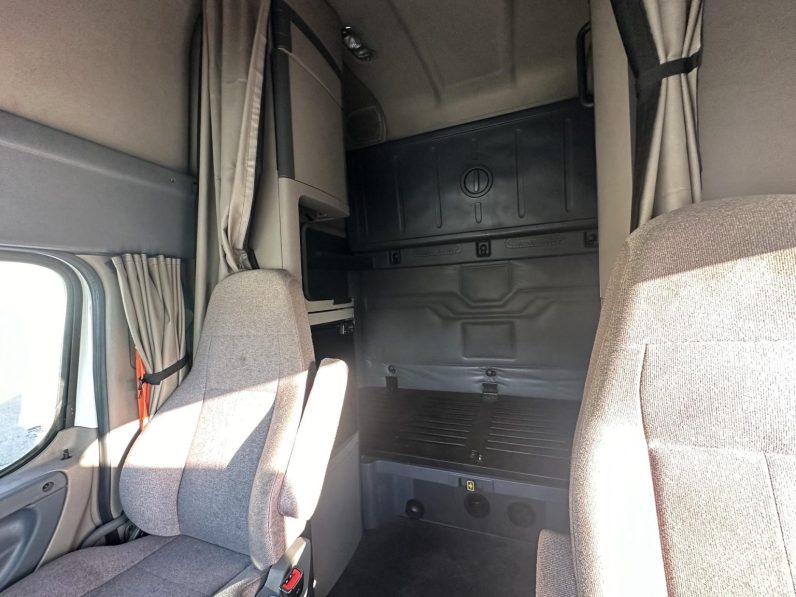 
								Used 2019 Freightliner Cascadia 125 Sleeper in Savannah Georgia full									