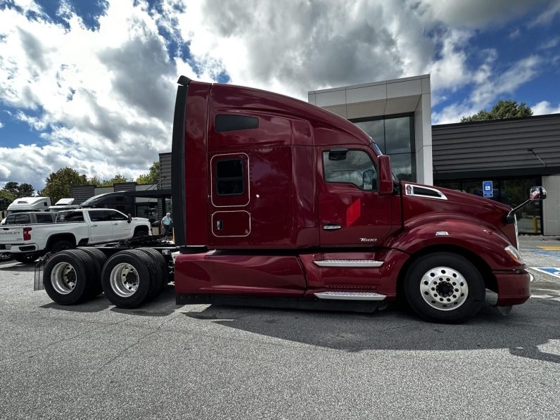 
								Used 2019 Kenworth T680 Sleeper in Atlanta Georgia full									