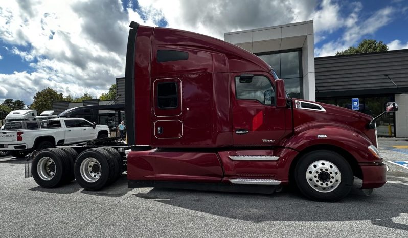 
								Used 2019 Kenworth T680 Sleeper in Atlanta Georgia full									