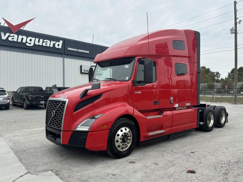 
								Used 2020 Volvo VNL64T760 Sleeper in Savannah Georgia full									