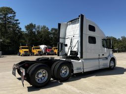 Used 2022 Volvo VNL64T860 Sleeper in Houston Texas