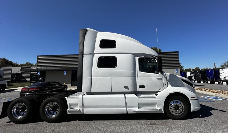 
								Used 2022 Volvo VNL64T860 Sleeper in Atlanta Georgia full									