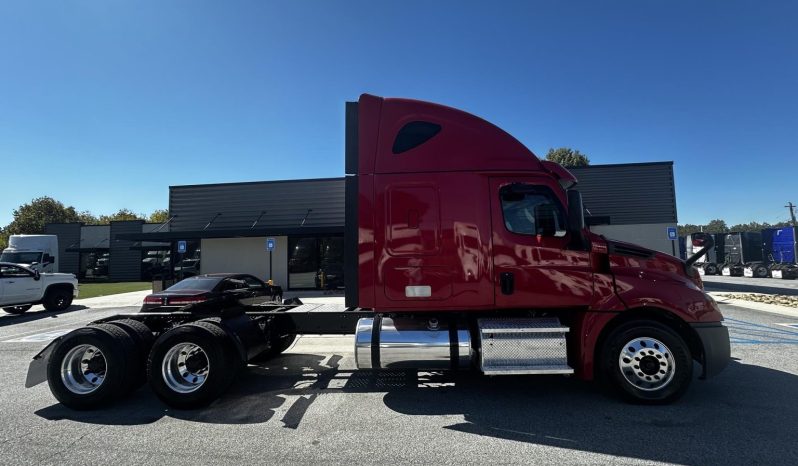 
								Used 2020 Freightliner Cascadia 126 Sleeper in Atlanta Georgia full									