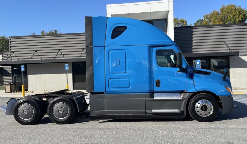 
								Used 2021 Freightliner Cascadia 126 Sleeper in Atlanta Georgia full									