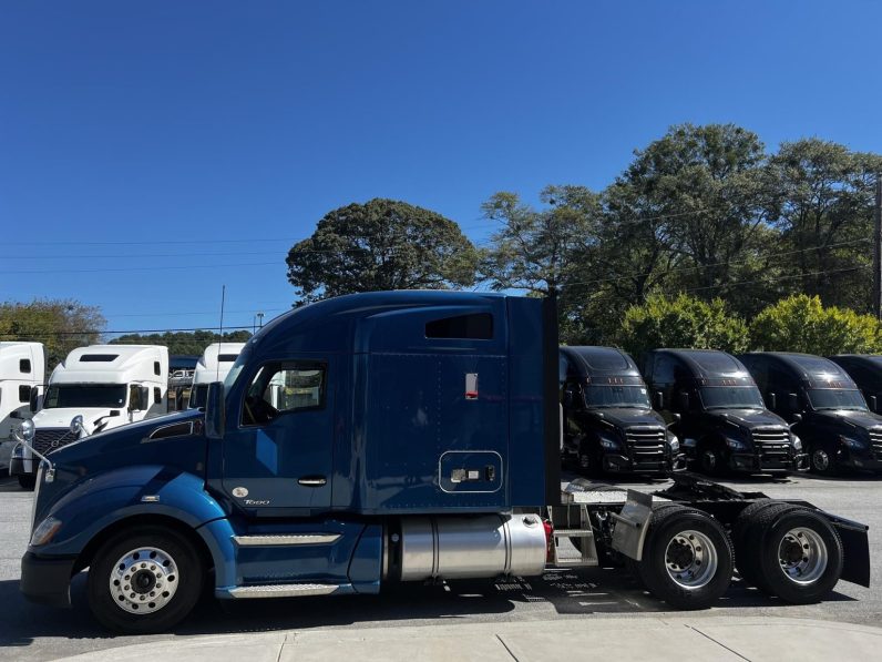 
								Used 2020 Kenworth T680 Sleeper in Atlanta Georgia full									