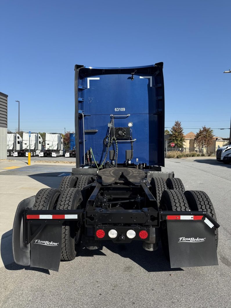 
								Used 2021 Kenworth T680 Sleeper in Atlanta Georgia full									