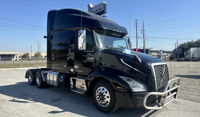 
								Used 2019 Volvo VNL64T760 Sleeper in Savannah Georgia full									