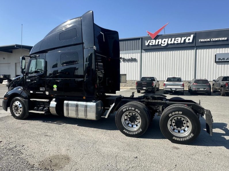 
								Used 2019 Volvo VNL64T760 Sleeper in Savannah Georgia full									