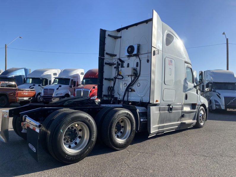 
								Used 2020 Freightliner Cascadia 126 Sleeper in Phoenix Arizona full									