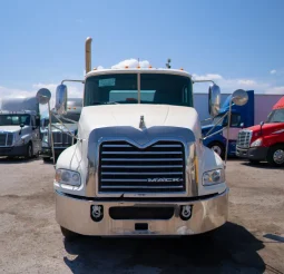 Used 2011 Mack Pinnacle CXU612 Day Cab in Hialeah, Florida