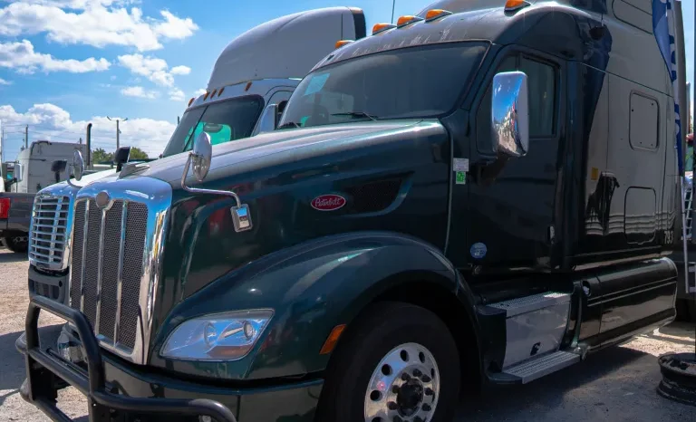 
								Used 2014 Peterbilt 587 Sleeper in Hialeah, Florida full									