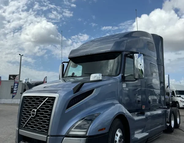 
								Used 2018 Volvo VNL760 Sleeper near Hialeah, Florida full									