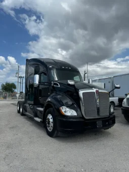 Used 2019 Kenworth T680 Sleeper near Hialeah, Florida