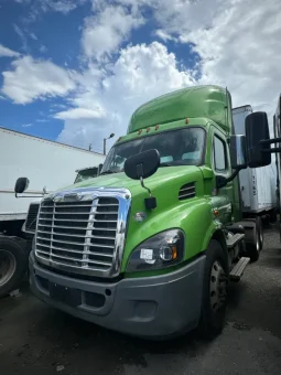 Used 2018 Freightliner Cascadia Day Cab near Hialeah, Florida