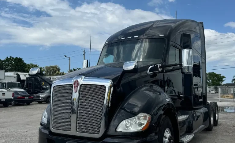 
								Used 2019 Kenworth T680 Sleeper near Hialeah, Florida full									