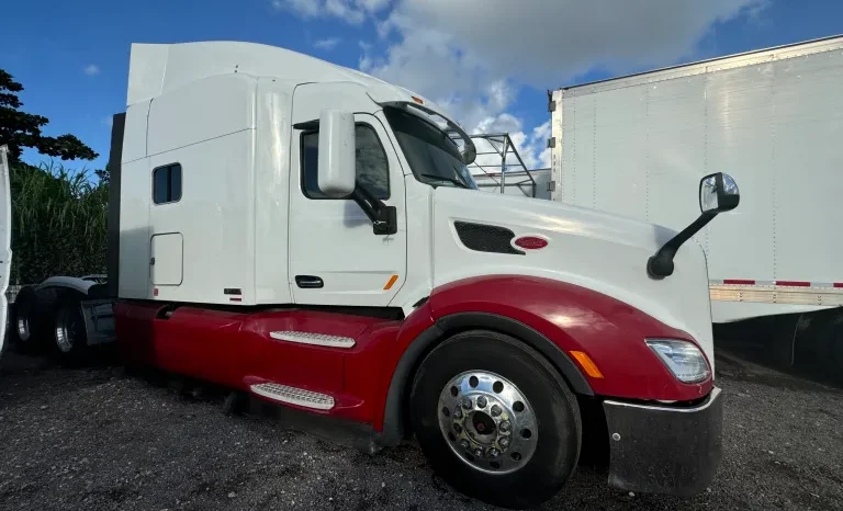 
								Used 2017 Peterbilt 579 Sleeper near Hialeah, Florida full									