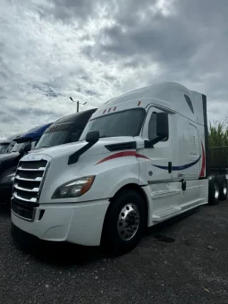 Used 2019 Freightliner Cascadia Sleeper near Hialeah, Florida