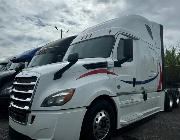 
								Used 2019 Freightliner Cascadia Sleeper near Hialeah, Florida full									