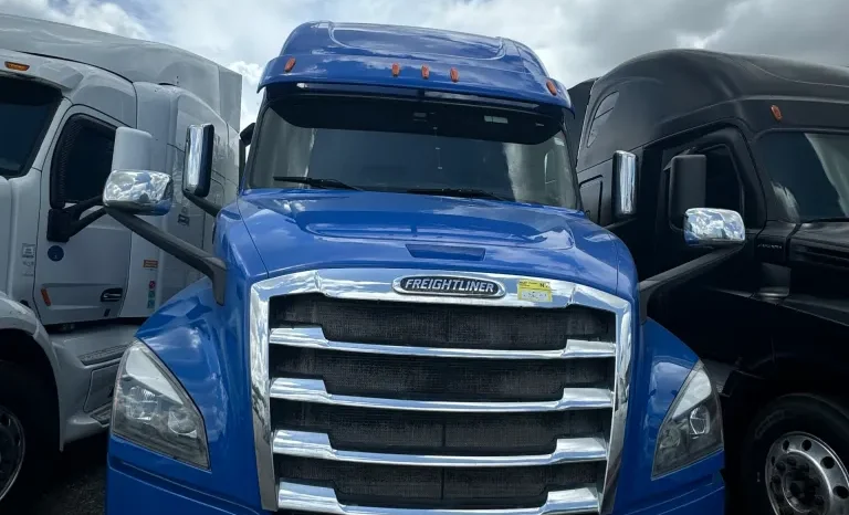 
								Used 2019 Freightliner Cascadia Sleeper near Hialeah, Florida full									