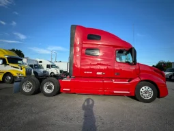 Used 2019 Volvo VNL760 Sleeper near Hialeah, Florida