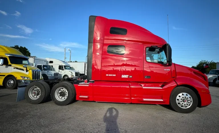 
								Used 2019 Volvo VNL760 Sleeper near Hialeah, Florida full									