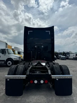 Used 2019 Kenworth T680 Sleeper near Hialeah, Florida