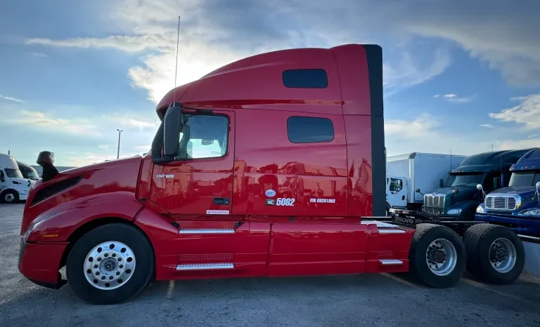 
								Used 2019 Volvo VNL760 Sleeper near Hialeah, Florida full									