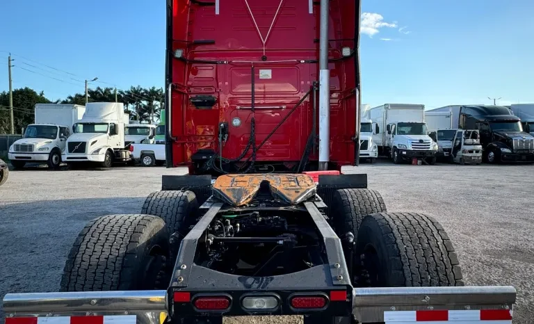 
								Used 2019 Volvo VNL760 Sleeper near Hialeah, Florida full									