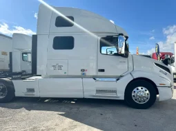 Used 2020 Volvo VNL860 Sleeper in Hialeah, Florida