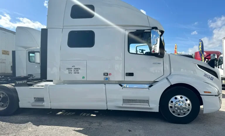 
								Used 2020 Volvo VNL860 Sleeper in Hialeah, Florida full									