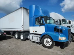 Used 2007 Volvo VNL Day Cab in Hialeah, Florida