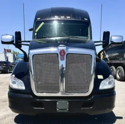 Used 2018 Kenworth T680 Sleeper in Hialeah, Florida