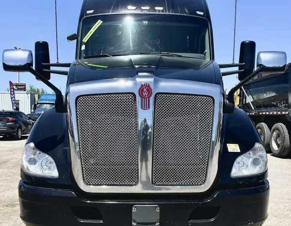 
								Used 2018 Kenworth T680 Sleeper in Hialeah, Florida full									