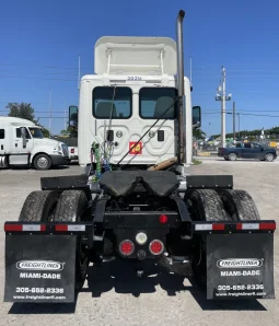 Used 2013 Freightliner Cascadia Day Cab in Hialeah, Florida